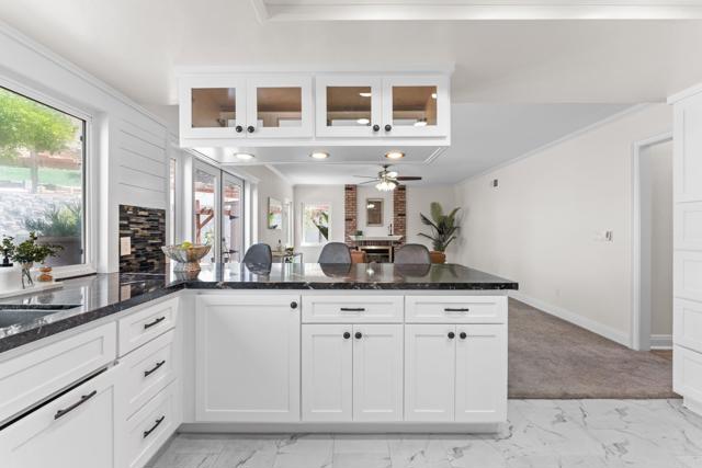 Detail Gallery Image 14 of 57 For 939 Chablis Ln, Vista,  CA 92083 - 4 Beds | 3 Baths