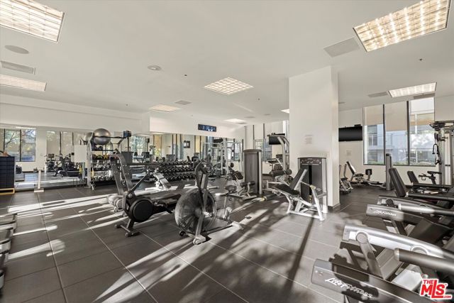 10724 Wilshire Boulevard, Los Angeles CA: https://media.crmls.org/mediaz/39ab3bff-d0a2-479b-9685-c8c4267619be.jpg