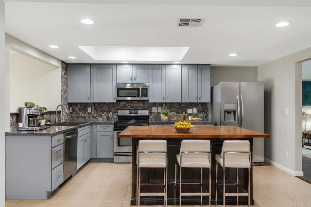 Details for 22874 Canyon Lake Drive, Canyon Lake, CA 92587