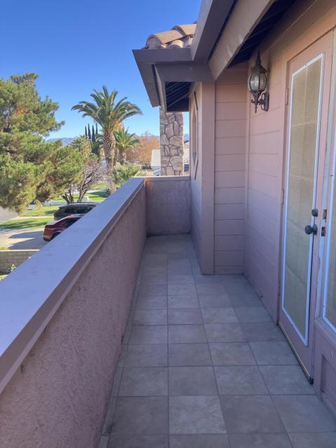 18125 Harbor Drive Drive, Victorville CA: https://media.crmls.org/mediaz/39ab5c39-954f-48a9-b6c5-8bb3bfabe66c.jpg