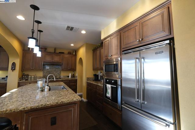 3252 Carpenter Way, San Ramon CA: https://media.crmls.org/mediaz/39abfabd-eac2-4d20-af9d-23f9de442286.jpg