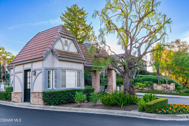 551 Rustic Hills Drive, Simi Valley CA: https://media.crmls.org/mediaz/39ac0c61-799d-4ad5-84f4-0c1d9405f5d9.jpg