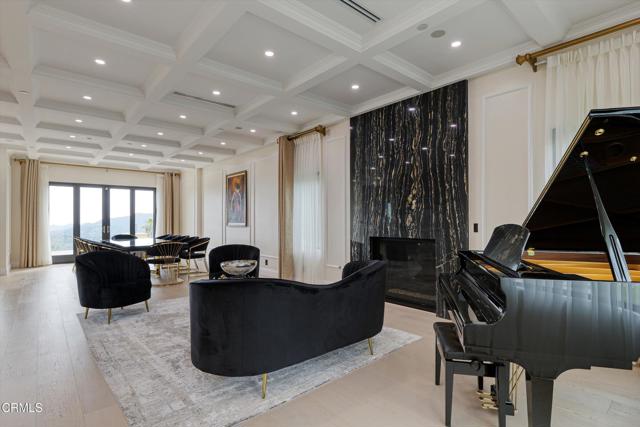 780 Greenridge Drive, La Canada Flintridge CA: https://media.crmls.org/mediaz/39ac27a9-ae0f-4cdb-85de-b703b077d809.jpg