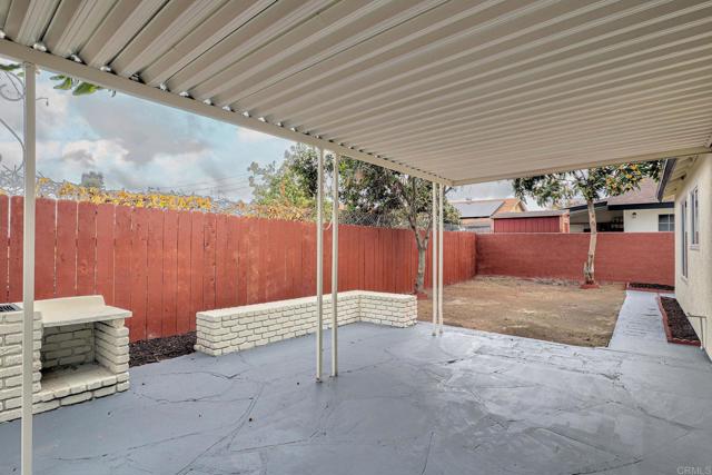 1320 Vinca Way, San Diego CA: https://media.crmls.org/mediaz/39ac5f9d-0254-42ff-a338-2ccc519756e2.jpg