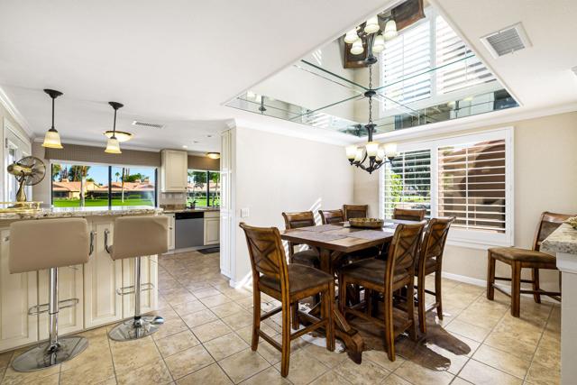 36 Maximo Way, Palm Desert CA: https://media.crmls.org/mediaz/39ac8d6f-be30-4dbc-9b10-9cb9fc6f6fda.jpg