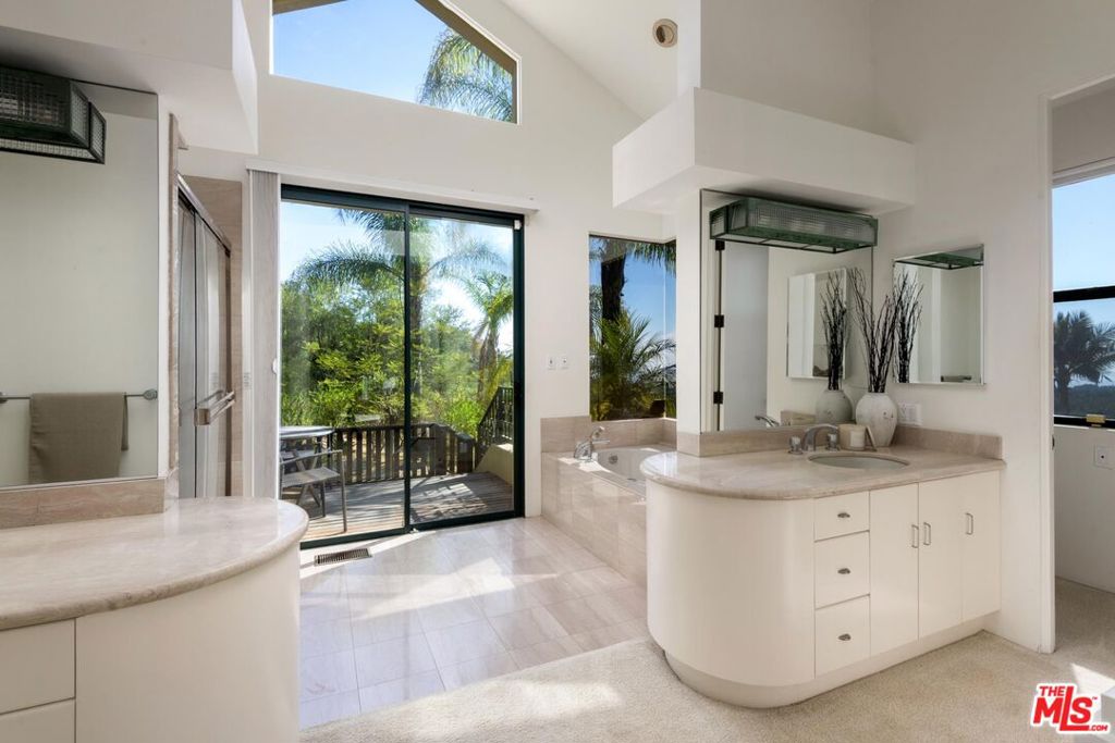 MLS #25607969 image #24