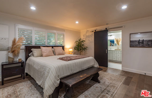 5 Bed Home for Sale in Los Angeles, California