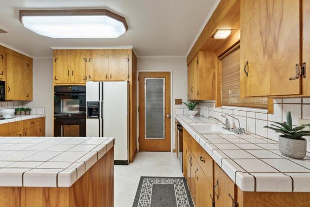 1781 Prune Street, Hollister CA: https://media.crmls.org/mediaz/39ae2f4e-f488-4ccb-b6d0-4f5869b3440c.jpg