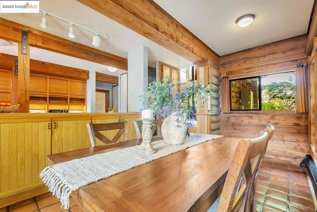 5950 Grizzly Peak Blvd, Oakland CA: https://media.crmls.org/mediaz/39ae82b6-e603-4937-a418-d176c8e93d7b.jpg