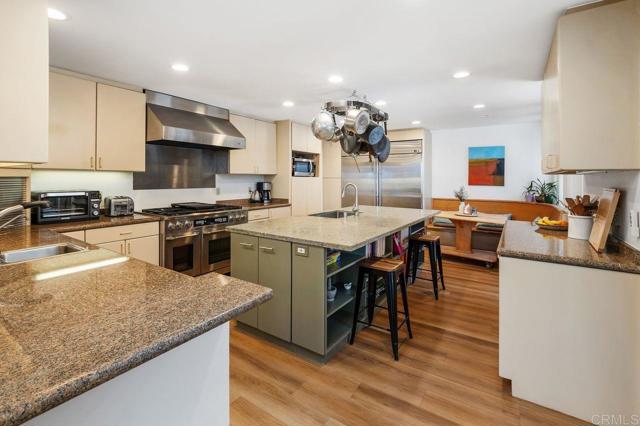 Detail Gallery Image 18 of 60 For 1859 Zapo St, Del Mar,  CA 92014 - 5 Beds | 4/1 Baths