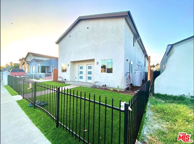 831 83rd Street, Los Angeles, California 90001, ,Multi-Family,For Sale,83rd,24394823