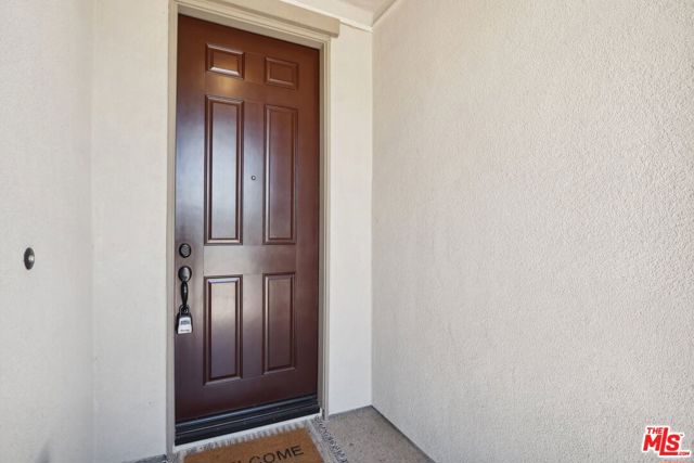 19317 Bension Drive, Santa Clarita CA: https://media.crmls.org/mediaz/39af3321-ac5d-496e-b860-c83e0304ce91.jpg