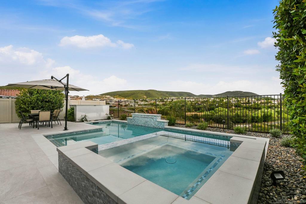 888 Cayley Ave - photo 16