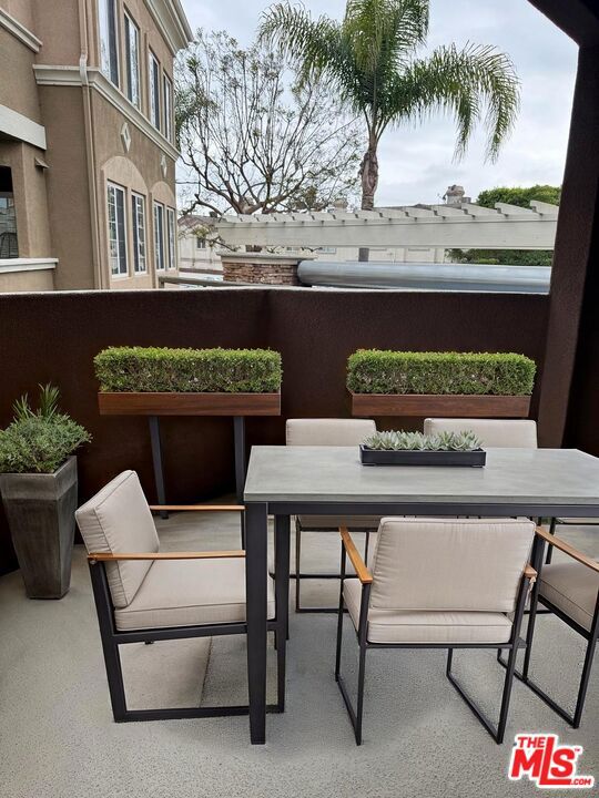 2750 Artesia Boulevard, Redondo Beach CA: https://media.crmls.org/mediaz/39b00862-e666-43b9-af7b-05cb8fdffc83.jpg