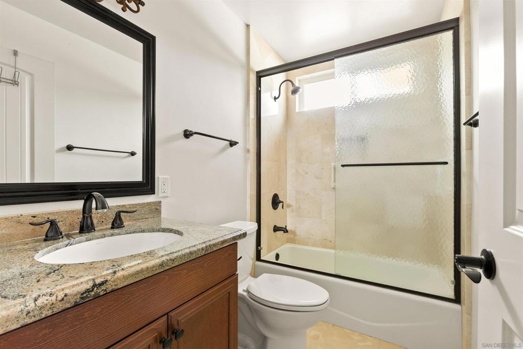 1658 Boyle Ave - photo 18