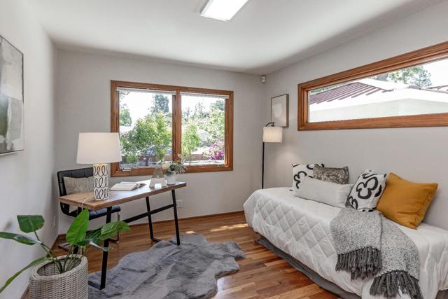 12457 BROOKGLEN Drive, Saratoga CA: https://media.crmls.org/mediaz/39b16c35-aa14-471b-be60-1ea1a5e57c88.jpg