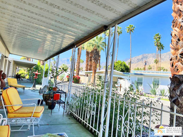 272 Araby Street, Palm Springs CA: https://media.crmls.org/mediaz/39b18c0b-d388-46f2-9ca7-309c7dff4edd.jpg