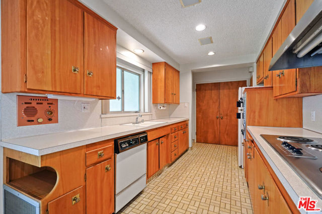 4621 Rubio Avenue photo 8