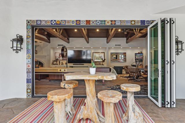 13371 Summit Cir, Poway CA: https://media.crmls.org/mediaz/39b20511-3387-4e68-96b9-be8eb16f68fe.jpg