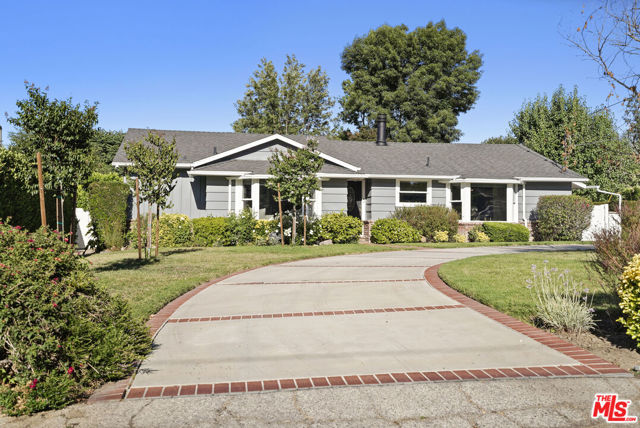 6002 Jumilla Avenue, Woodland Hills CA: https://media.crmls.org/mediaz/39b23a9f-6c3c-4b81-8fa5-a6666d8296ac.jpg