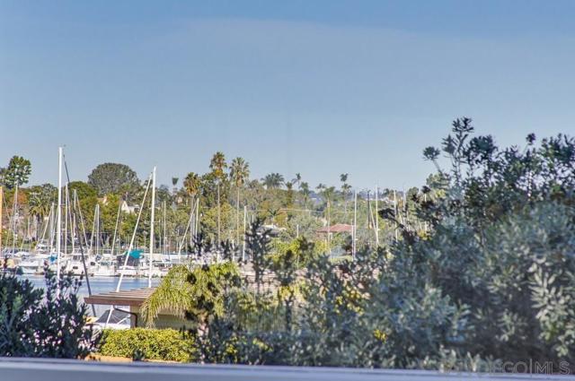 1820 Avenida Del Mundo, Coronado CA: https://media.crmls.org/mediaz/39b2e35d-977b-4cfd-ae1a-043cfcde0792.jpg