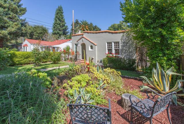 212 Gilbert Avenue, Menlo Park CA: https://media.crmls.org/mediaz/39b3156f-be41-4979-85f2-37d9f5fee644.jpg
