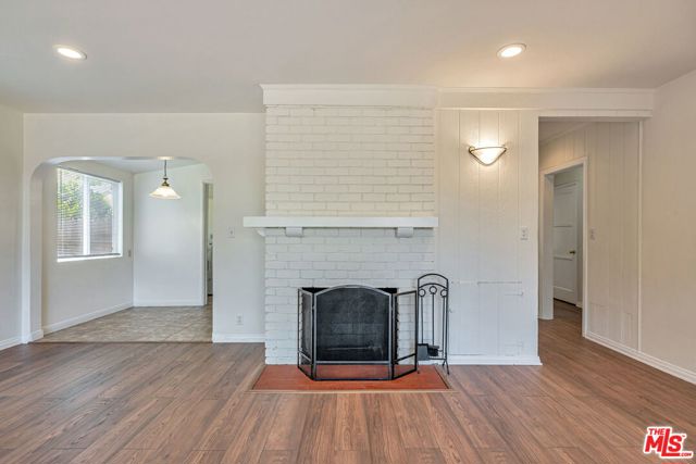 22125 Costanso Street, Woodland Hills CA: https://media.crmls.org/mediaz/39b39318-8db8-41ff-bd4b-a2d132c1b6bb.jpg