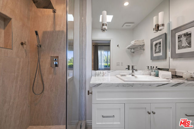 7834 Electra Drive, Los Angeles CA: https://media.crmls.org/mediaz/39b3f1af-4369-42ec-9259-72139315f0da.jpg