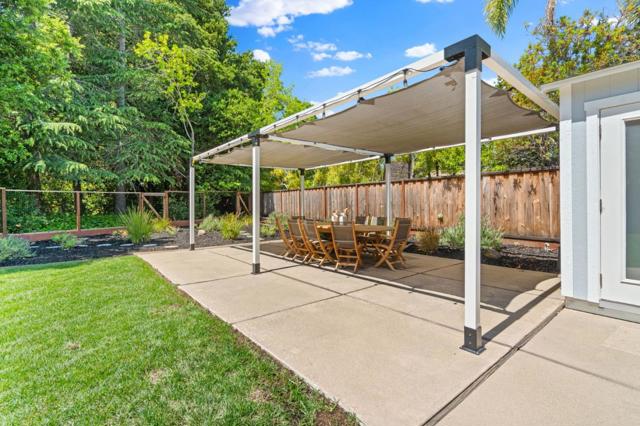 969 Eichler Drive, Mountain View CA: https://media.crmls.org/mediaz/39b47635-dd6a-4919-aeba-07d420fcd4af.jpg