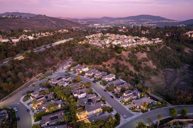 6393 Paseo Aspada, Carlsbad CA: https://media.crmls.org/mediaz/39b48152-71e3-44c0-94ee-880b7a91c9f3.jpg