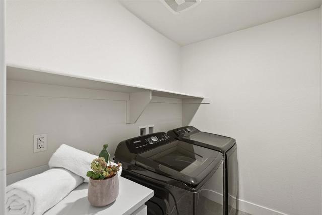9476 Seawind Way, Newark CA: https://media.crmls.org/mediaz/39b505b1-9ab0-400f-ac0f-085652542520.jpg