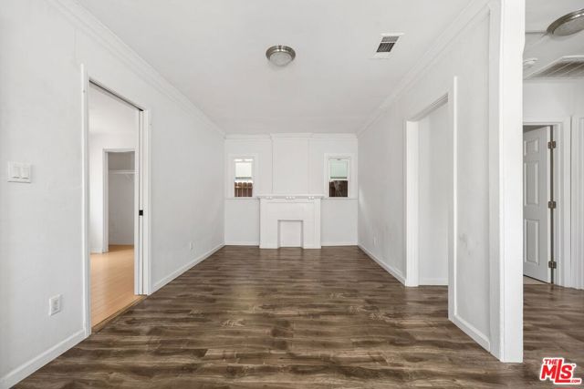 2736 S Cloverdale Avenue, Los Angeles CA: https://media.crmls.org/mediaz/39b558f3-ce8d-444c-a8e9-c14476513520.jpg