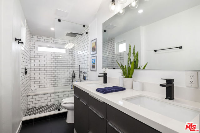 3741 Woolwine Drive, Los Angeles CA: https://media.crmls.org/mediaz/39b57255-6d67-4b66-8107-308a1a77dd66.jpg