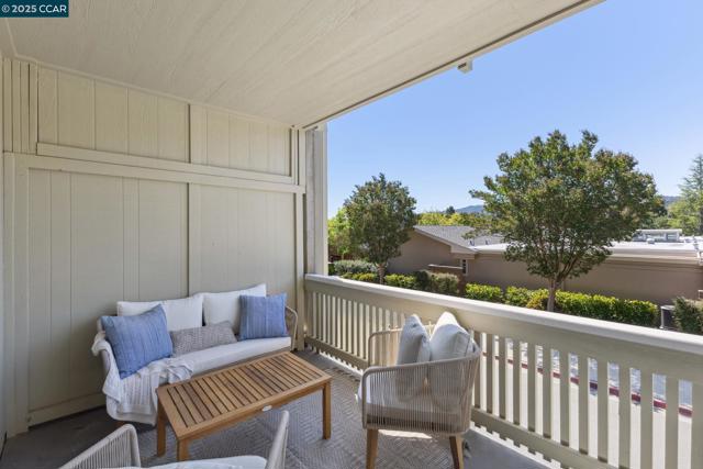 2101 Golden Rain, Walnut Creek CA: https://media.crmls.org/mediaz/39b60ebb-2963-4487-8cc5-164b0a4fdd2e.jpg