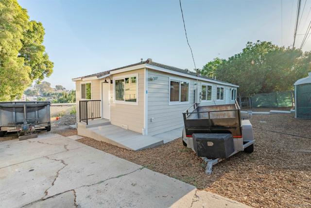 6327 Brooklyn Ave, San Diego CA: https://media.crmls.org/mediaz/39b6623c-381a-45ea-97be-bba9a49b39d5.jpg