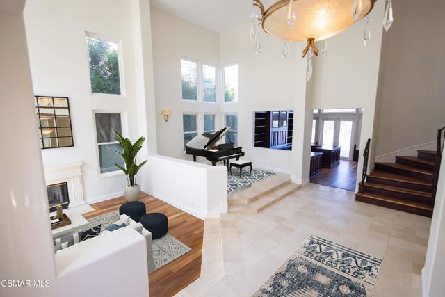 32715 Pacifica Court, Westlake Village CA: https://media.crmls.org/mediaz/39b6ea53-2edd-478b-abf4-f894e924e6d1.jpg