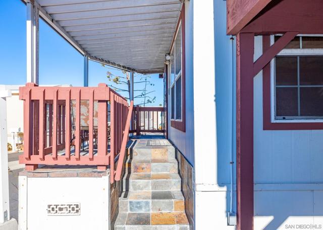 120 Sherri Ln, Oceanside CA: https://media.crmls.org/mediaz/39b6f24b-df33-48a0-9df7-b851e32506a0.jpg