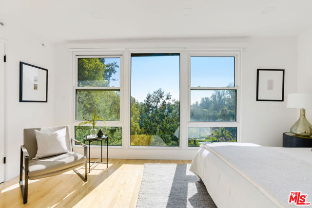 1311 Braeridge Drive, Beverly Hills CA: https://media.crmls.org/mediaz/39b78669-aa52-4db4-ad38-e15711561b56.jpg