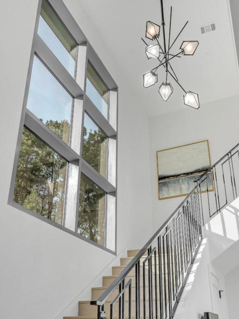 60 Glengarry Way, Hillsborough CA: https://media.crmls.org/mediaz/39b7d4ec-c443-49d9-bdd6-6730d56c3471.jpg