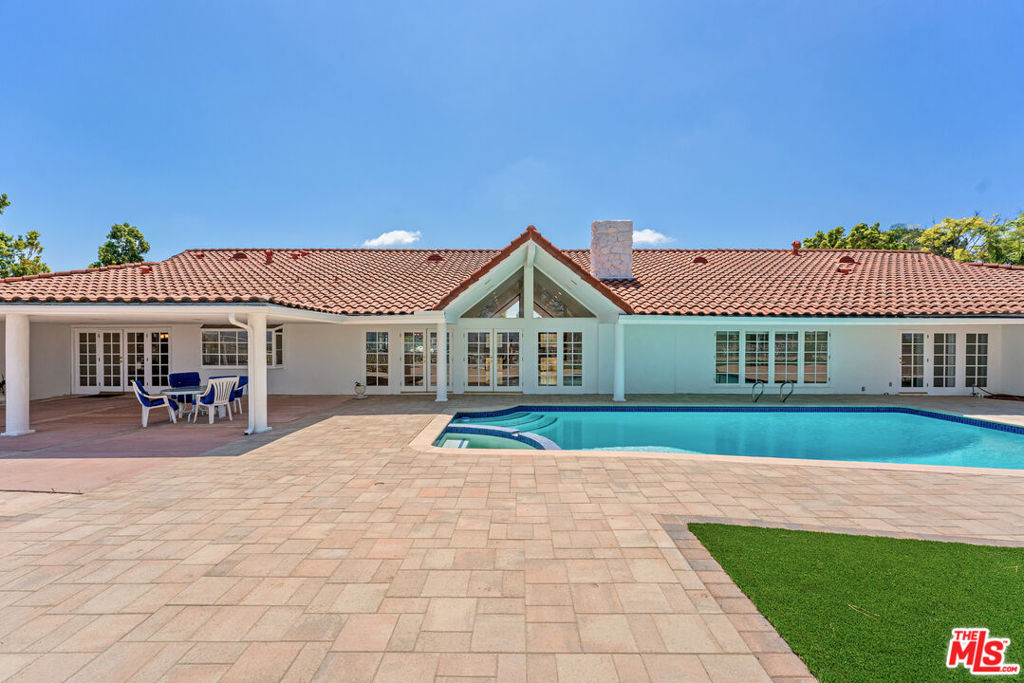4159 Regal Oak Drive