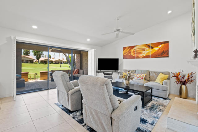 69 Camino Arroyo N, Palm Desert CA: https://media.crmls.org/mediaz/39b8b3e2-5483-4d05-a7fb-ca74856c495c.jpg