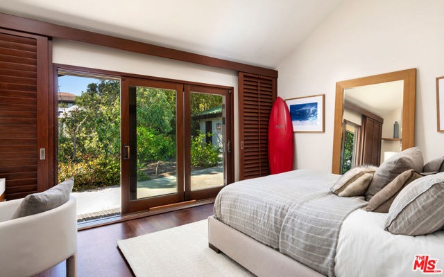 7221 Birdview Avenue, Malibu CA: https://media.crmls.org/mediaz/39b90099-0890-4aff-807f-7cef57cf2e29.jpg
