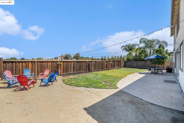 583 Sawgrass Way, Oakley CA: https://media.crmls.org/mediaz/39b95e39-d0cb-4ac5-8ac0-b1e2f989afd4.jpg