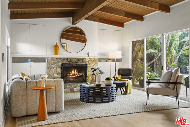 12815 Sarah Street, Studio City CA: https://media.crmls.org/mediaz/39b983ec-4a28-4be2-8dc1-c132d5ece820.jpg