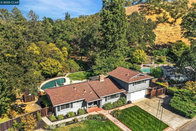 240 CASTLE GLEN ROAD, Walnut Creek CA: https://media.crmls.org/mediaz/39b98cdf-706f-48d4-8f19-909ba5ad9024.jpg