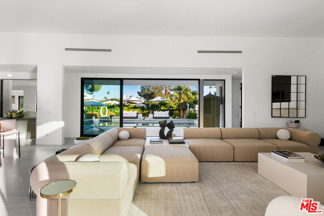 49723 Avenida Montero, La Quinta CA: https://media.crmls.org/mediaz/39b9ffb0-9606-4a0d-b4bf-cf0e45faa939.jpg