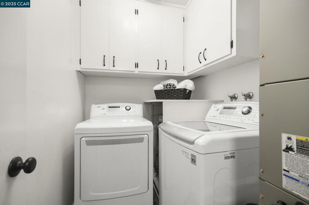 https://media.crmls.org/mediaz/39ba087a-ef7e-4dbf-a281-c14ca9673edf.jpg?preset=X-Large