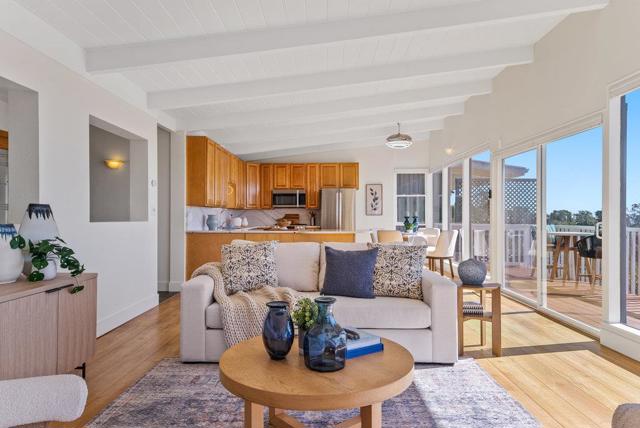 220 Shoreview Drive, Aptos CA: https://media.crmls.org/mediaz/39ba56e6-a40d-4700-866a-29336d8028c7.jpg