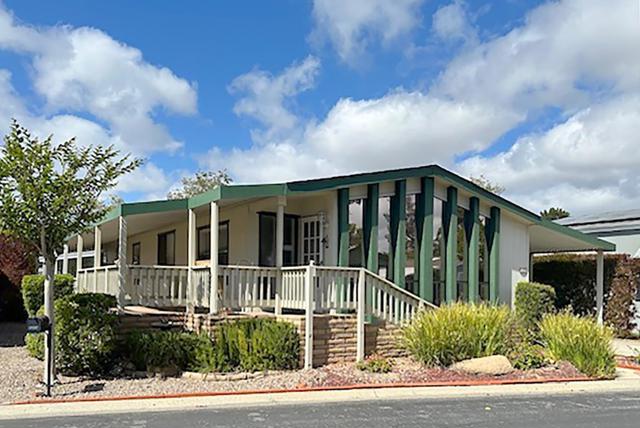 5330 Don Miguel Drive, Carlsbad CA: https://media.crmls.org/mediaz/39ba98a9-22b6-450a-a9b3-b98759903022.jpg