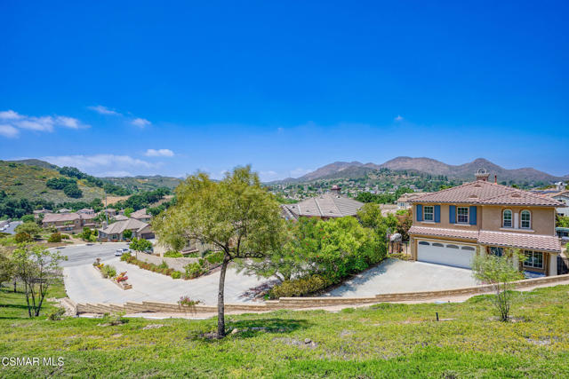 650 Astera Court, Newbury Park CA: https://media.crmls.org/mediaz/39bbab5f-adeb-4af8-bbd4-82a108a47d79.jpg